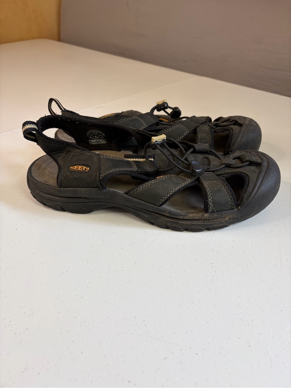 Keen Men’s Venice Sandals Shoes size 10.5 Hiking Beach Vacation